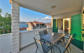 Stunning apartment in Okrug Donji with Outdoor swimming pool, WiFi and 4 Bedrooms